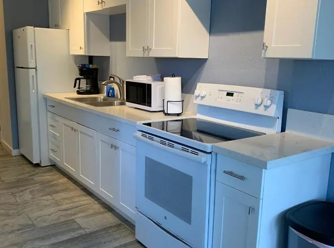 Downtown Hilo Apt L